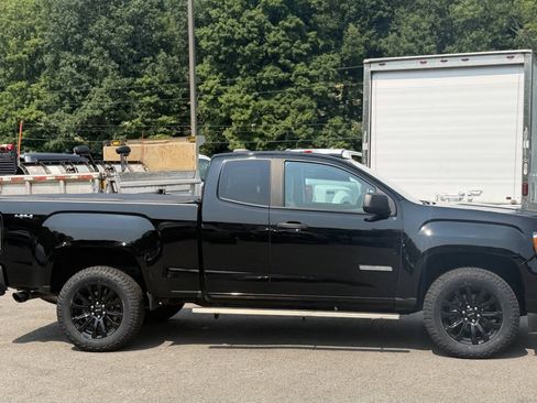Used 2022 GMC Canyon Elevation Standard w/ Convenience Package AWD/4WD image 2