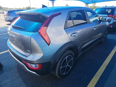Used 2026 Kia Niro LX FWD image 4