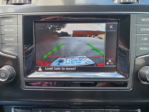 Used 2015 Volkswagen GTI SE w/ Lighting Package (SEL) image 23