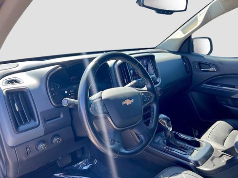 Used 2022 Chevrolet Colorado Z71 AWD/4WD image 9