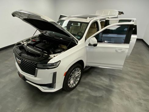 Used 2021 Cadillac Escalade ESV Premium Luxury AWD/4WD image 50