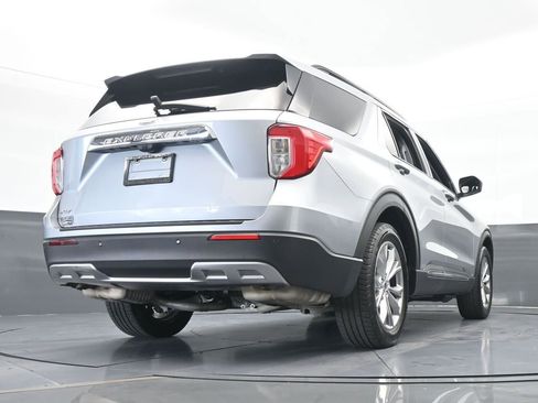Used 2022 Ford Explorer XLT w/ Equipment Group 202A image 57