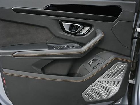 Used 2023 Lamborghini Urus S image 26