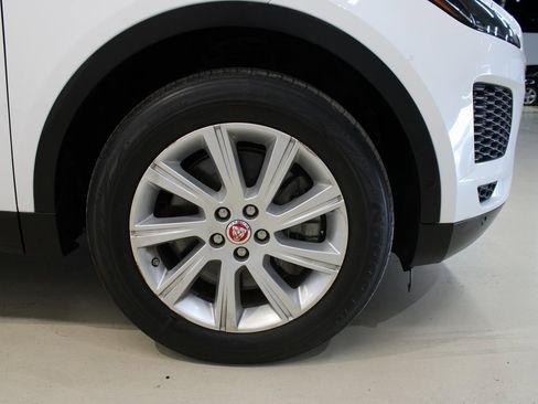 Used 2018 Jaguar E-PACE S image 13