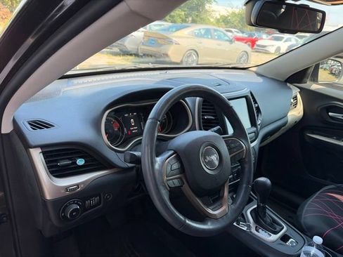 Used 2016 Jeep Cherokee 75th Anniversary FWD image 27