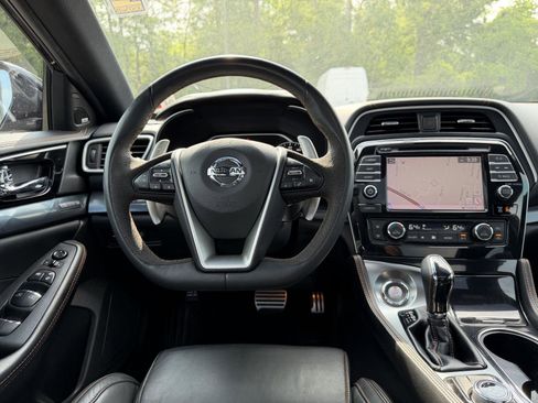Used 2022 Nissan Maxima SR w/ Sport Mat Group FWD image 19