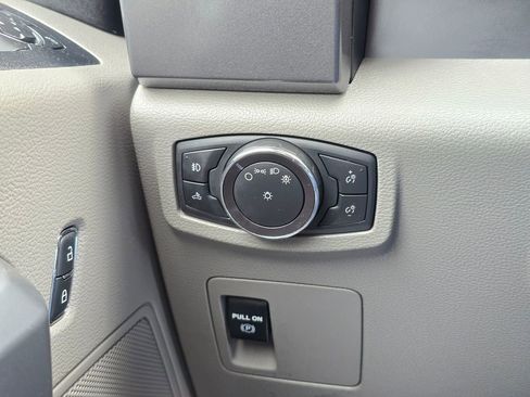 Used 2018 Ford F150 XLT image 27