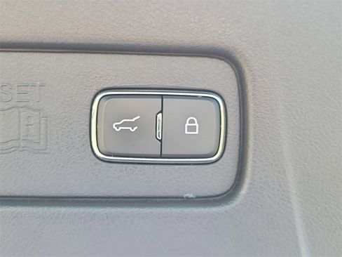 Used 2020 Lincoln Aviator Reserve w/ Elements Package Plus image 10