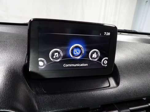 Used 2019 Toyota Yaris LE FWD image 16