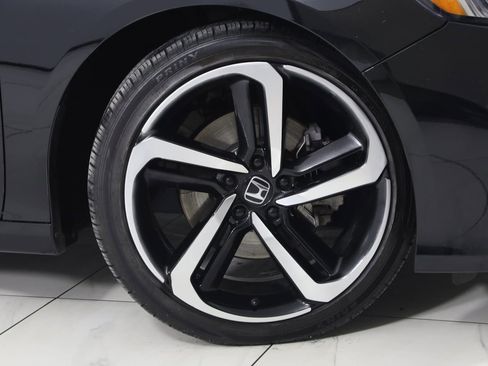 Used 2019 Honda Accord Sport image 13