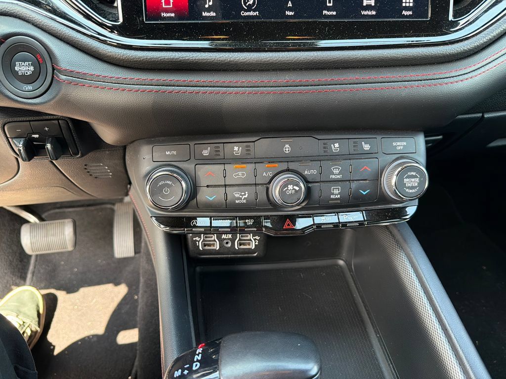 Used 2024 Dodge Durango GT AWD/4WD image 27