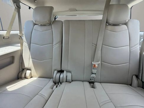 Used 2019 Cadillac Escalade ESV Luxury AWD/4WD image 21