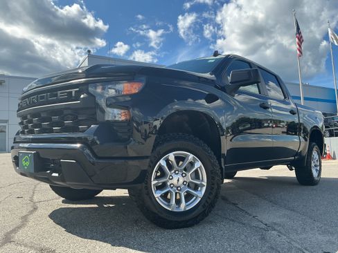 Certified 2024 Chevrolet Silverado 1500 Custom Trail Boss w/ Dark Appearance Package AWD/4WD image 3