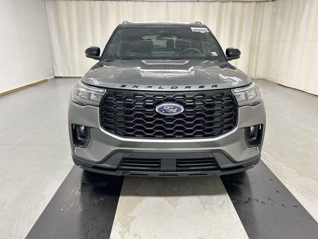 Used 2026 Ford Explorer ST-Line AWD/4WD image 3