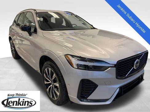 Used 2025 Volvo XC60 B5 Plus image 1