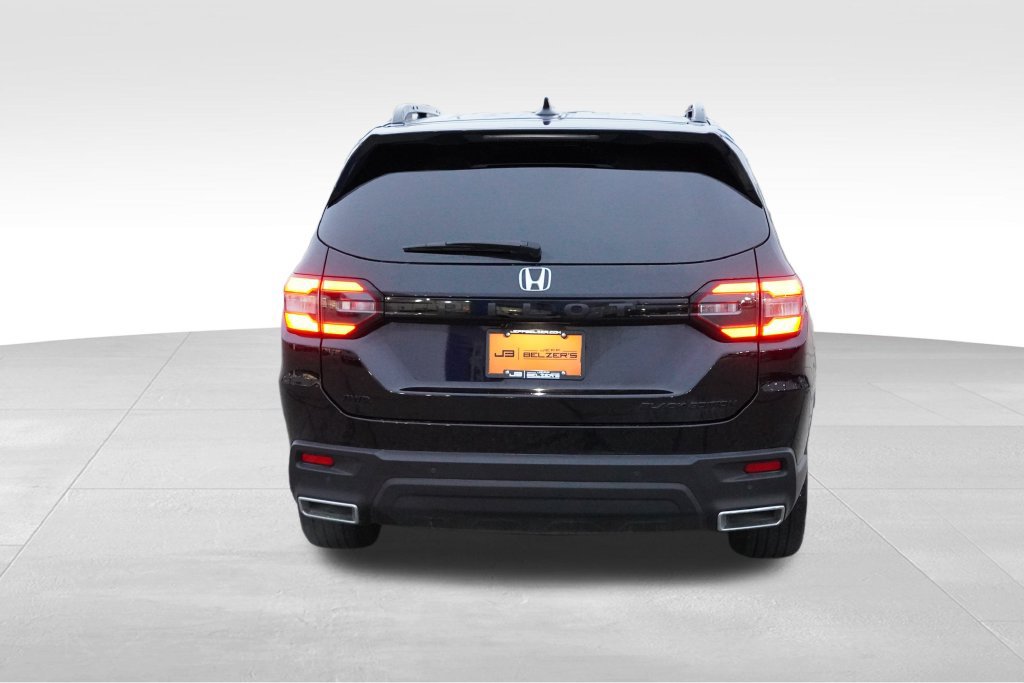 Used 2025 Honda Pilot Black Edition image 6