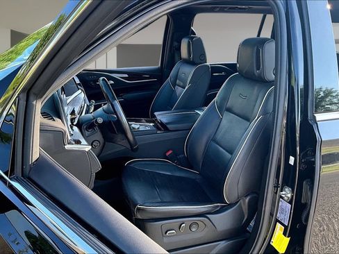 Used 2023 Cadillac Escalade ESV Premium Luxury AWD/4WD image 27