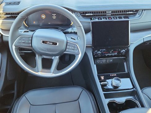 New 2025 Jeep Grand Cherokee Limited AWD/4WD image 14