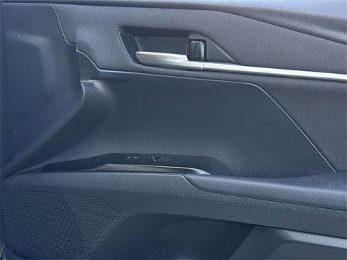 Used 2025 Toyota Camry LE image 29