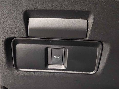 Used 2025 Land Rover Range Rover Evoque S AWD/4WD image 21