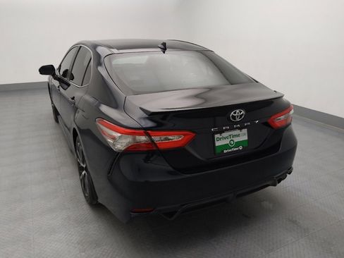 Used 2019 Toyota Camry SE FWD image 6