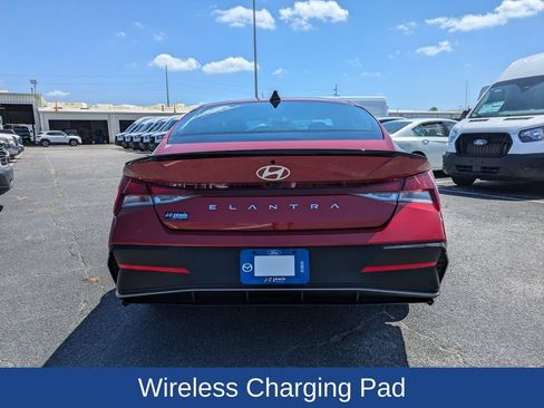 Used 2025 Hyundai Elantra Sport FWD image 5