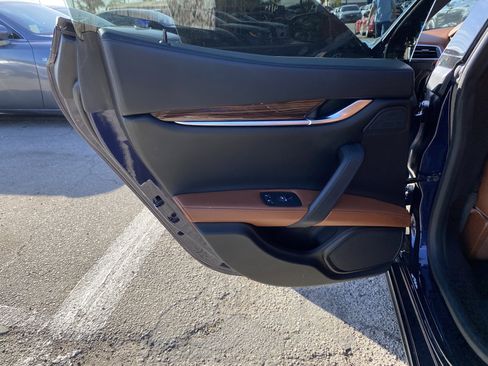 Used 2017 Maserati Ghibli RWD image 20