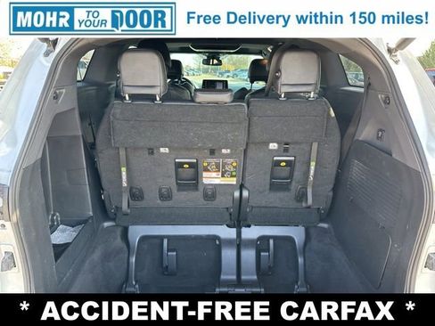 Used 2023 Toyota Sienna XSE image 9