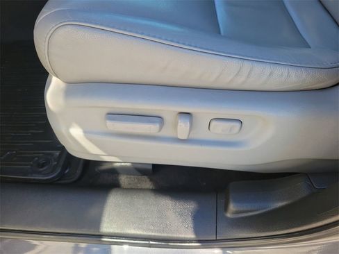 Used 2020 Honda Pilot Touring image 12