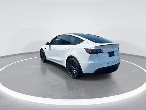 Used 2022 Tesla Model Y Performance AWD/4WD image 7