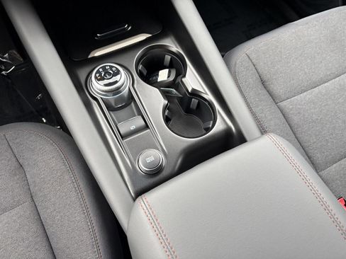 Used 2025 Ford Explorer Active AWD/4WD image 14