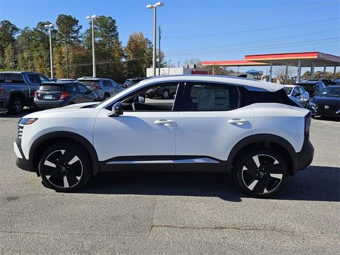 New 2026 Nissan Kicks SR image 2