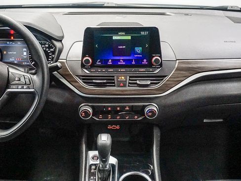 Used 2024 Nissan Altima 2.5 SV image 14