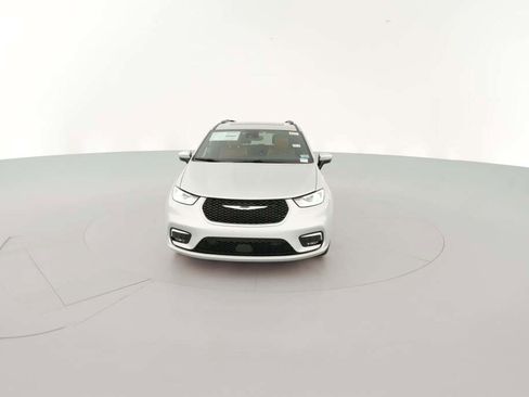 New 2026 Chrysler Pacifica Pinnacle image 2