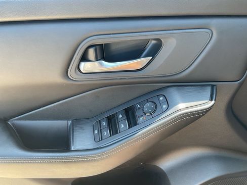 Certified 2026 Nissan Rogue SV AWD/4WD image 21
