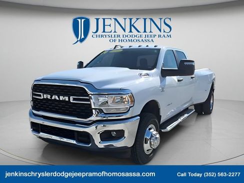 Used 2024 RAM 3500 Big Horn AWD/4WD image 11