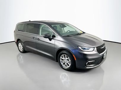Used 2023 Chrysler Pacifica Touring-L