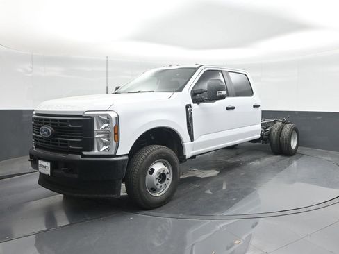 New 2025 Ford F350 XL image 28