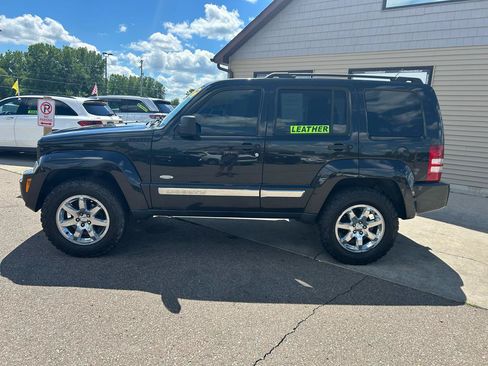 Used 2012 Jeep Liberty Sport AWD/4WD image 8