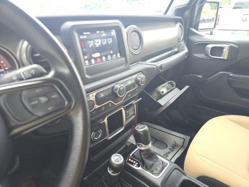 Used 2022 Jeep Gladiator Sport AWD/4WD image 23