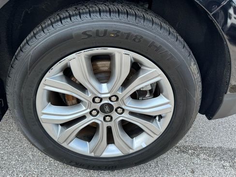 Used 2024 Ford Edge Titanium AWD/4WD image 7