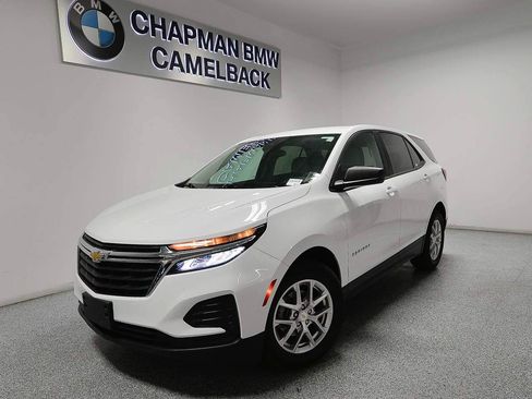 Used 2022 Chevrolet Equinox LS w/ LS Convenience Package FWD image 1