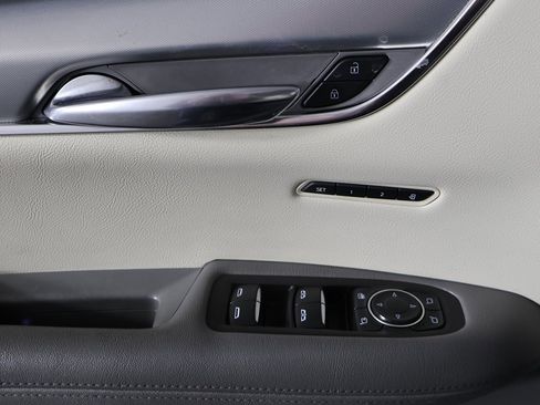 Used 2022 Cadillac XT5 Premium Luxury image 35