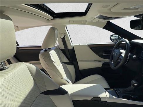 Used 2024 Lexus ES 300h ES 300h image 26