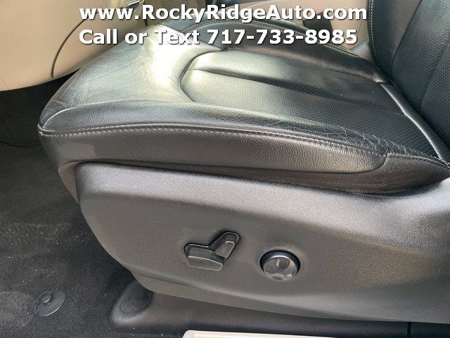 Used 2022 Chrysler Pacifica Touring-L FWD image 18