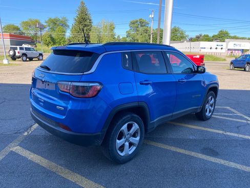 Used 2017 Jeep Compass Latitude AWD/4WD image 3
