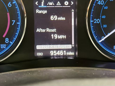 Used 2018 Toyota Corolla SE w/ Carpet Mat Package (TMS) image 17