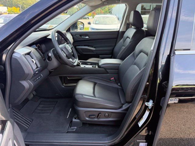 Certified 2026 Nissan Pathfinder SL AWD/4WD image 13