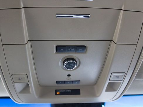 Used 2019 GMC Yukon XL SLE w/ HD Trailering Package image 24