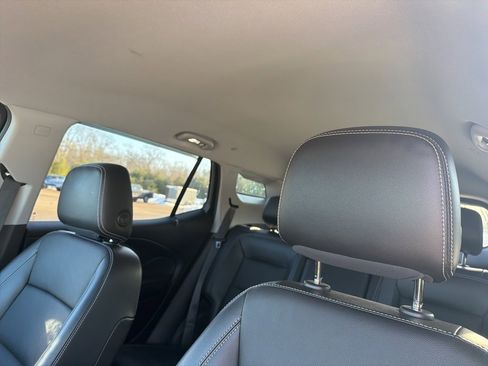 Used 2022 GMC Terrain SLT w/ Infotainment Package II image 15